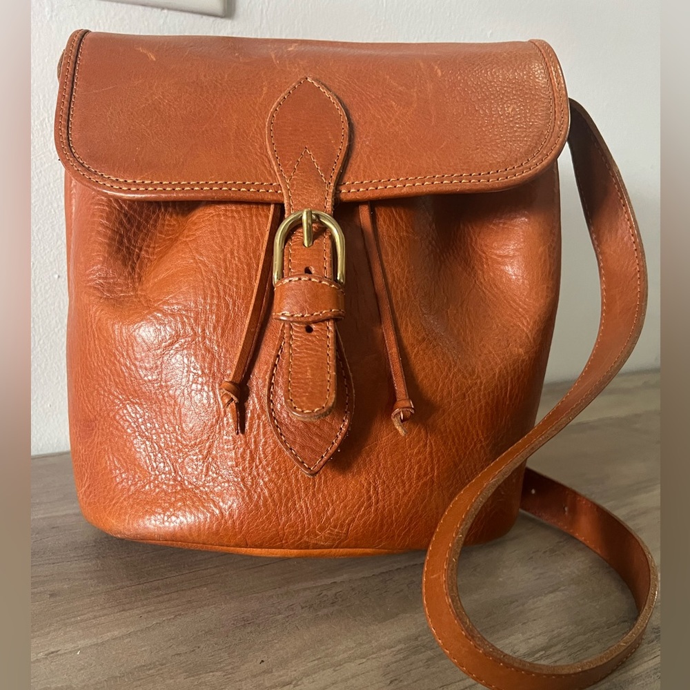 VINTAGE Leather Bucket Bag Gold Hardware Shoulder bag Cognac